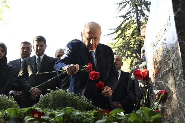 Devlet Bahçeli, Alparslan Türkeş'in kabrini ziyaret etti - Resim: 0