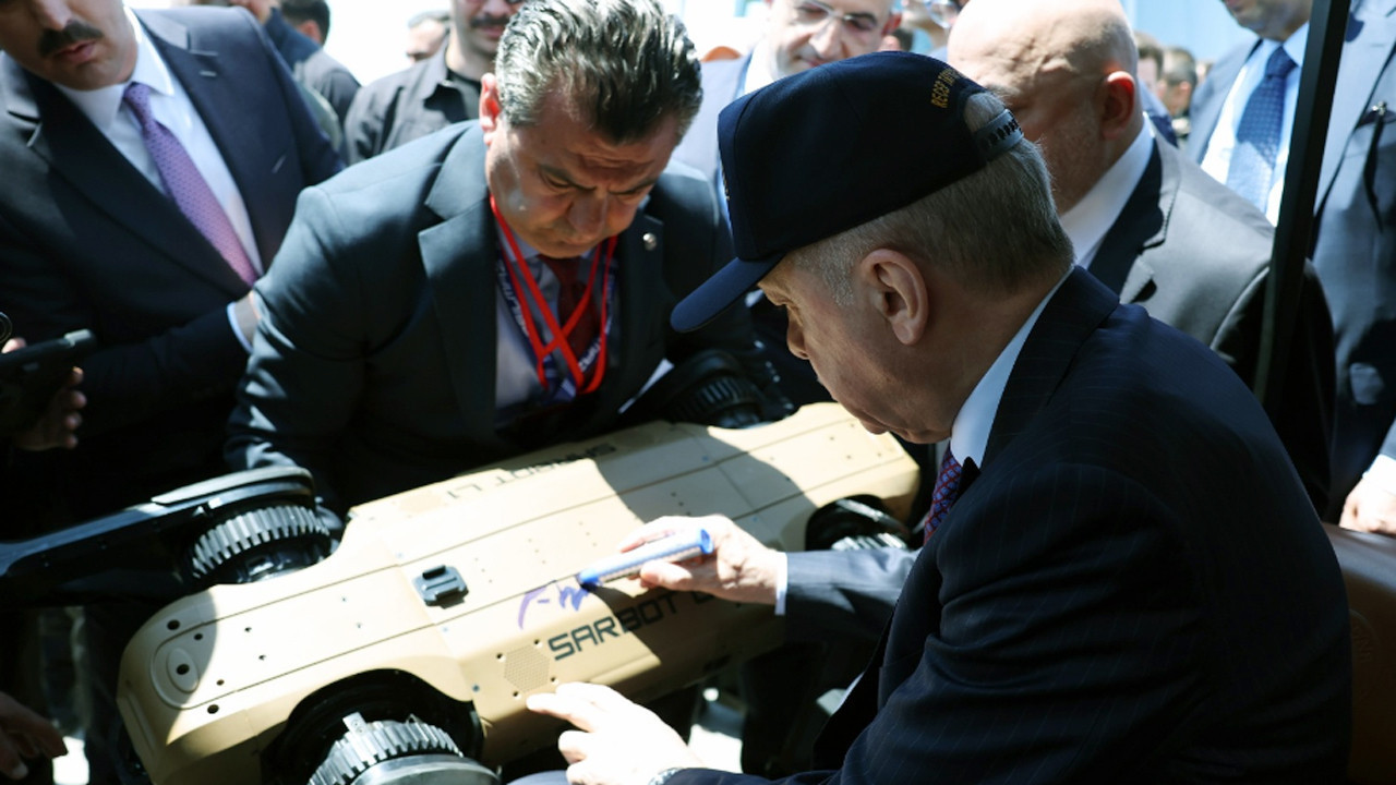 T.C Cumhurbaşkanı Recep Tayyip Erdoğan, EFES 2026’da SARBOT L1’i İnceledi