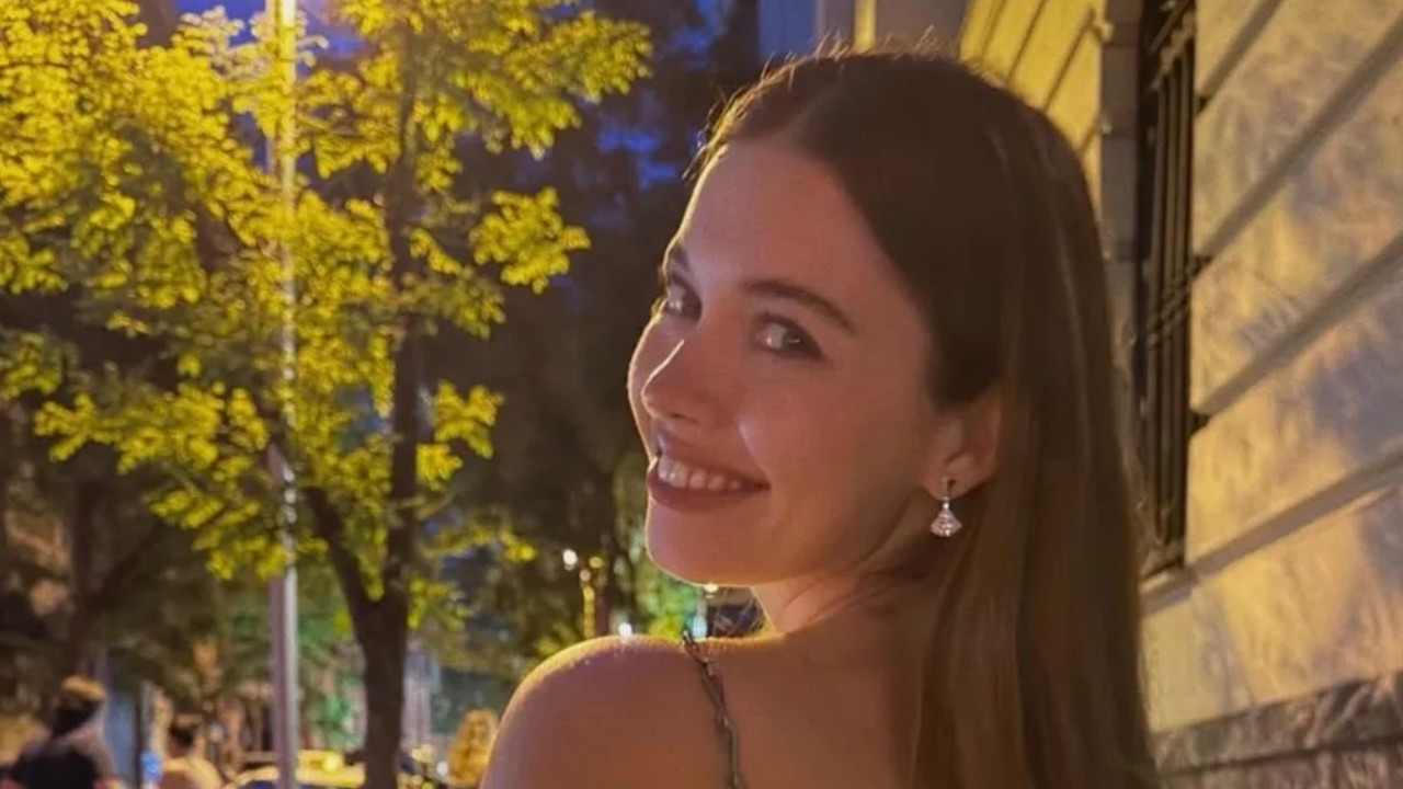 Aşk belgelendi! Afra Saraçoğlu yeni aşkı ile yakalandı…