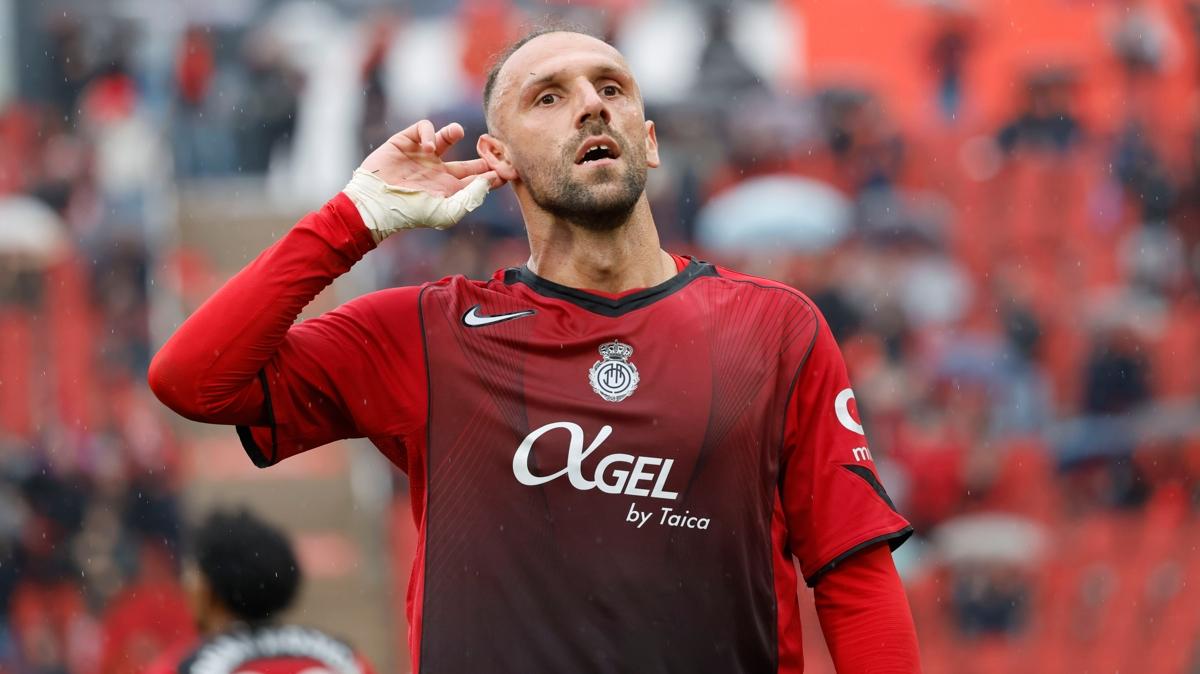 Aziz Yıldırım ilk transferini bitirdi! Vedat Muriqi’in bonservisi belli oldu