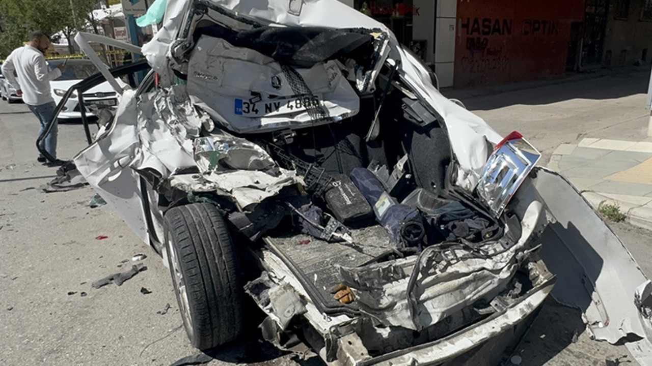 Elazığ’da freni arızalanan kamyonun 10 araca çarpması sonucu biri ağır 5 kişi yaralandı