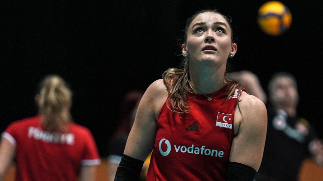 A Milli Kadın Voleybol Takımı, yarı final öncesi kupa hedefiyle motive