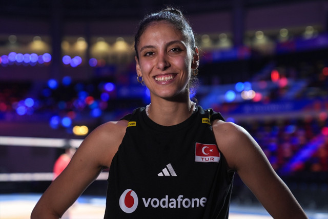 A Milli Kadın Voleybol Takımı, yarı final öncesi kupa hedefiyle motive - Resim: 0