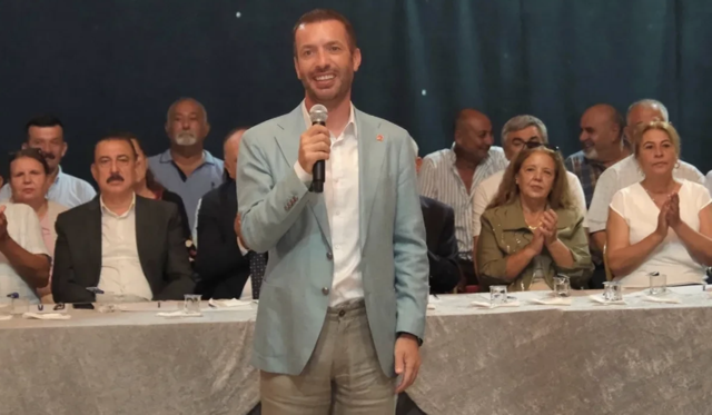 Belediye başkanı ve meclis üyeleri istifa edip Yeni Parti'ye geçti - Resim: 1