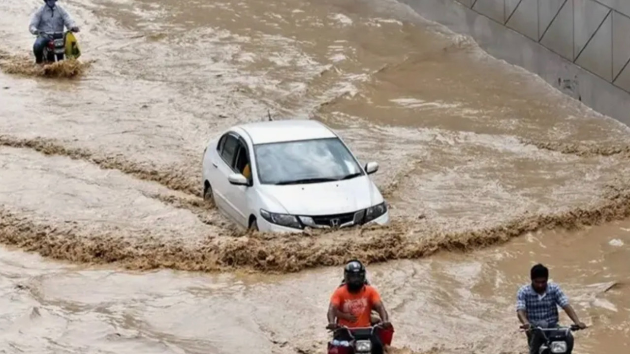 Pakistan’da acı tablo: Yağış ve seller nedeniyle 109 kişi hayatını kaybetti