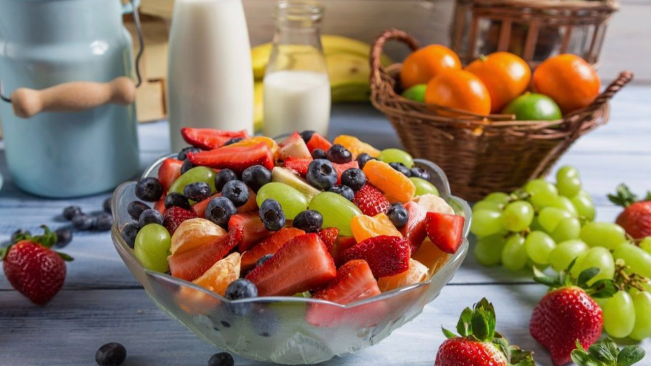 Yaz aylarında sıcaklık ve neme dikkat! Sıvı tüketimi ve beslenme önerileri…